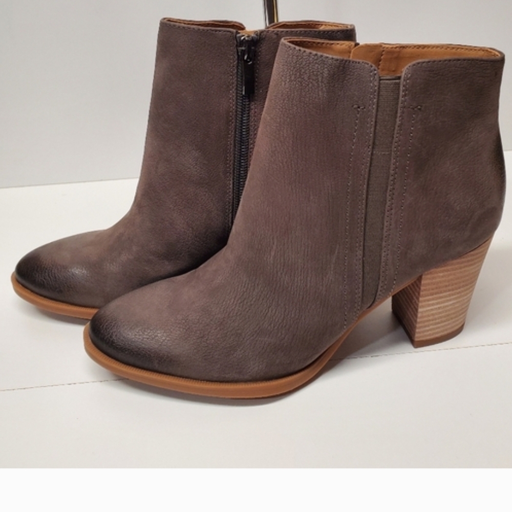 NWT Elegant Franco Sarto Gray/Brown Ankle Booties